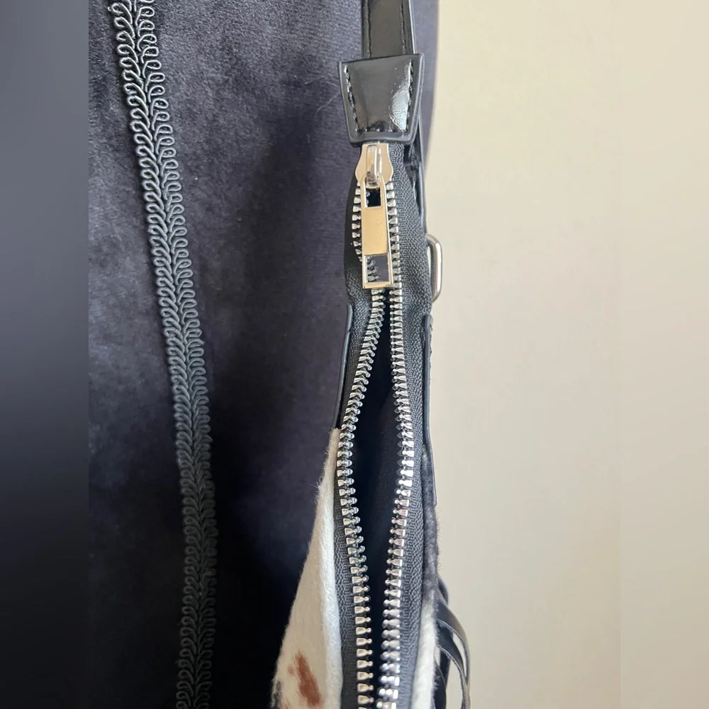 Fringed Black Leather & Cowhide Shoulder Bag with Western Buckle - Picture 3 of 7